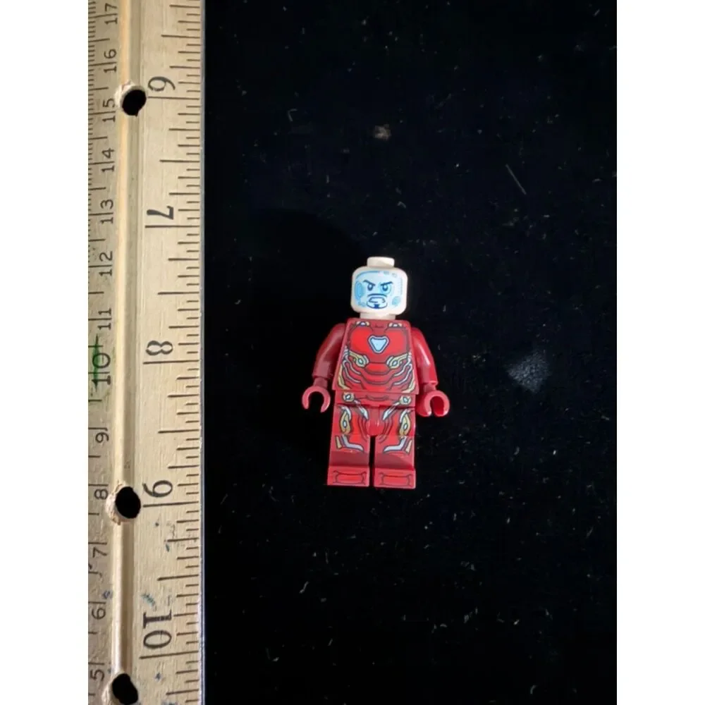 Lego Iron Man Minifig Mark 50 armor (show496) from avengers infinity war